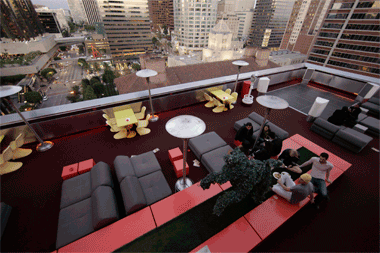 DS-DO-dutch-roof-overlook.gif